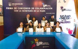 ROBERTO CABRERA ENCABEZA FIRMA DE CONVENIOS CON 7 INSTITUCIONES Y ORGANIZACIONES EN BENEFICIO DE LAS MUJERES DE SAN JUAN DEL RÍO