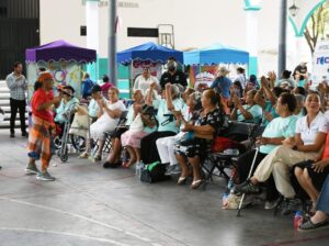 REALIZAN GRAN KERMÉS PARA ADULTOS MAYORES EN JALPAN
