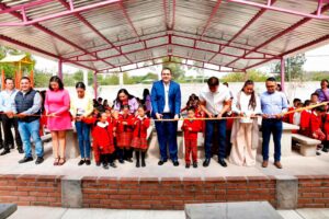 ENTREGA GASPAR TRUEBA TECHUMBRE PARA DESAYUNADORES EN PREESCOLAR  «GABRIELA MISTRAL»