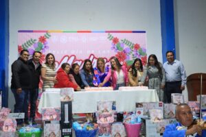 ÉXITO TOTAL EN EL FESTEJO DEL DÍA DE LAS MADRES CON UNA ASISTENCIA MULTITUDINARIA EN PINAL DE AMOLES.