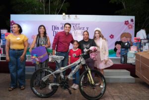 IVÁN RESÉNDIZ LLEVA ALEGRÍA A LAS NIÑAS, NIÑOS Y MADRES DE FAMILIA EN TODO EZEQUIEL MONTES