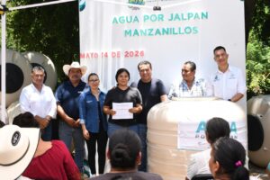 GOBIERNO MUNICIPAL ENTREGA 48 TINACOS EN MANZANILLOS A TRAVÉS DEL PROGRAMA “AGUA POR JALPAN”