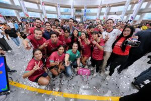 ACOMPAÑA FELIFER MACÍAS AL GOBERNADOR EN LA INAUGURACIÓN DE AQUÍ CONTIGO MUNDIAL JOVEN 2026