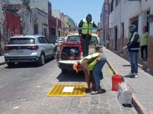 MUNICIPIO DE QUERÉTARO IMPLEMENTA NUEVA ESTRATEGIA DE REJILLA TEMPORALES PARA REFORZAR LA SEGURIDAD VIAL