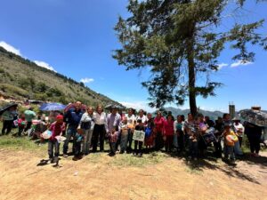 CON EL OBJETIVO DE MANTENER LA CERCANÍA CON LAS COMUNIDADES Y LLEVAR UN MOMENTO DE ALEGRÍA A LAS FAMILIAS PINALENSES,