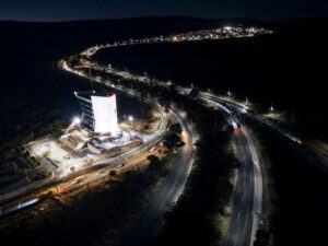 CALLES MEJOR ILUMINADAS Y SEGURAS: FELIFER MACÍAS