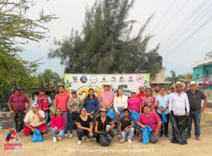 UNIDOS POR LA SIERRA GORDA, ARROYO SECO PARTICIPA EN JORNADA DE LIMPIEZA AMBIENTAL