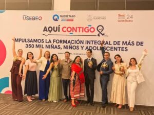ENTREGAN PREMIO ESTATAL AL DESEMPEÑO PROFESIONAL DOCENTE A DOCENTE DE LA CASA MUNICIPAL DE LA CULTURA DE SAN JOAQUÍN