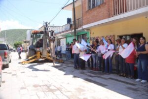 PAVIMENTACIÓN DE LA CALLE ADOLFO LÓPEZ MATEOS, PEÑAMILLER