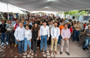 ENCABEZA RODRIGO MONSALVO INAUGURACIÓN DEL SEXTO FESTIVAL DE LA PIEL EN SAN VICENTE FERRER