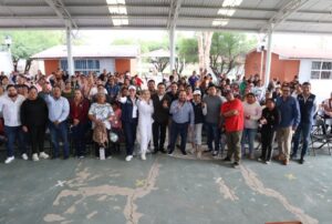 FESTEJA LUIS NAVA A MAMÁS DE SANTA ROSA JÁUREGUI