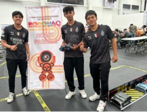 ESTUDIANTES DE CECyTEQ GANAN CONCURSO INTERNACIONAL ROBOUAQ