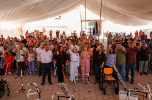 DIF COLÓN ENTREGA 60 APARATOS FUNCIONALES Y 84 PAQUETES DE PAÑALES