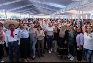 RECONOCE RODRIGO MONSALVO A MÁS DE 12 MIL MUJERES DE EL MARQUÉS