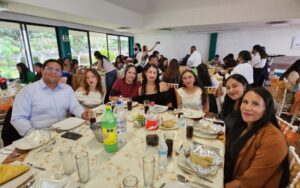 ¡RECONOCER A QUIENES ENSEÑAN ES FORTALECER EL FUTURO DE AMEALCO!