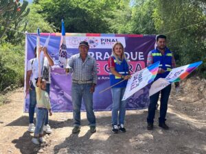 LUPITA RAMÍREZ ARRANCA CONSTRUCCIÓN DE RAMPA DE CONCRETO HIDRÁULICO EN AGUACATE DE MORELOS.