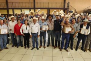 ENTREGA SEDEA KITS DE ATENCIÓN A GUSANO BARRENADOR EN SAN JUAN DEL RÍO
