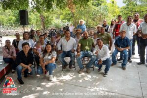 FERNANDO SÁNCHEZ GIL AVANZA EN EL COMPROMISO DE UNA OBRA POR COMUNIDAD CON PAVIMENTACIÓN EN LA ESCONDIDA DE GUADALUPE