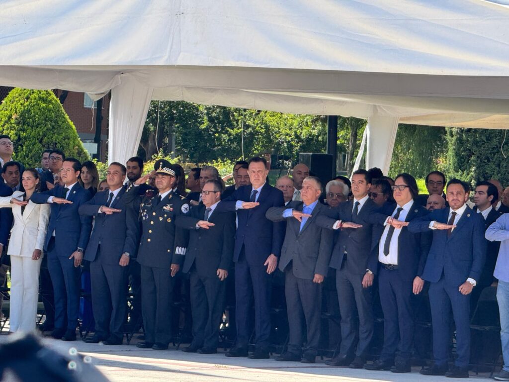 LUPITA RAMÍREZ ACOMPAÑA TOMA DE PROTESTA DE NUEVO COMANDANTE DE LA 17/A ZONA MILITAR.
