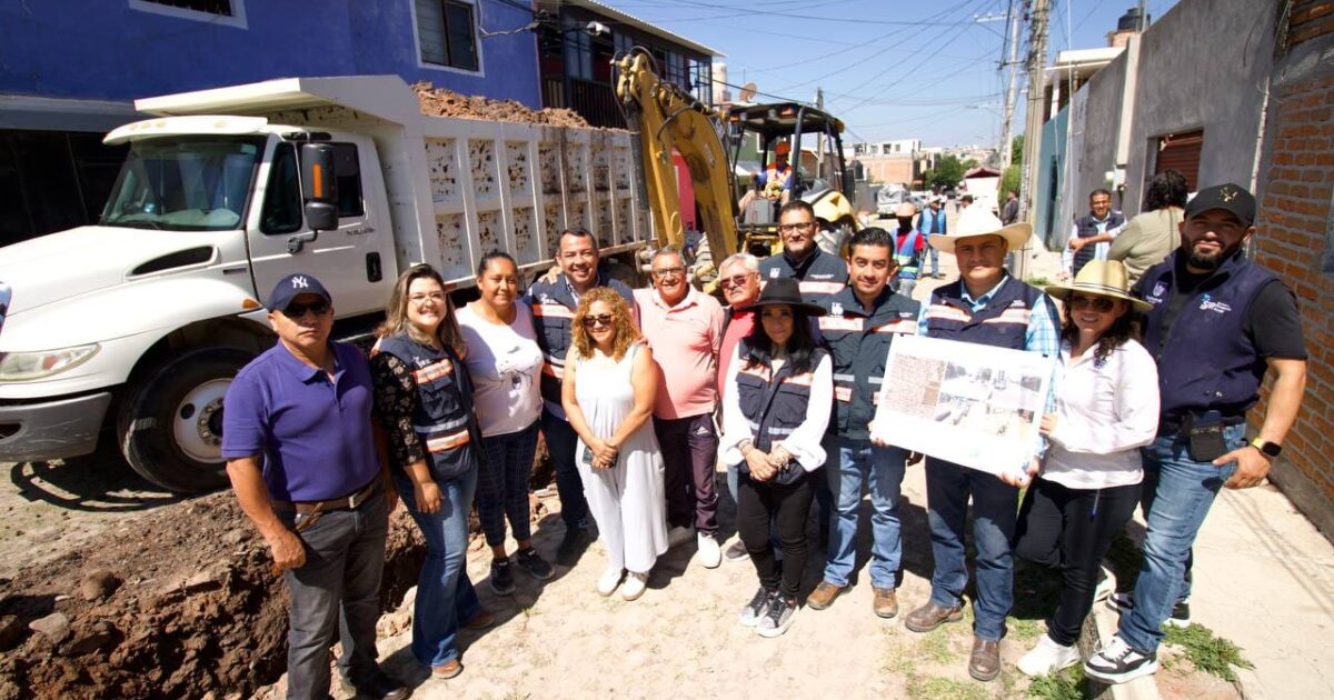 INVIERTE GOBIERNO MUNICIPAL DE SAN JUAN DEL RÍO MÁS DE 4.4 MDP EN REHABILITACIÓN DE CALLE AGUASCALIENTES