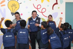 RECIBE SEDIF DONATIVO DE GALLOS BLANCOS Y CIMA PARA CAS