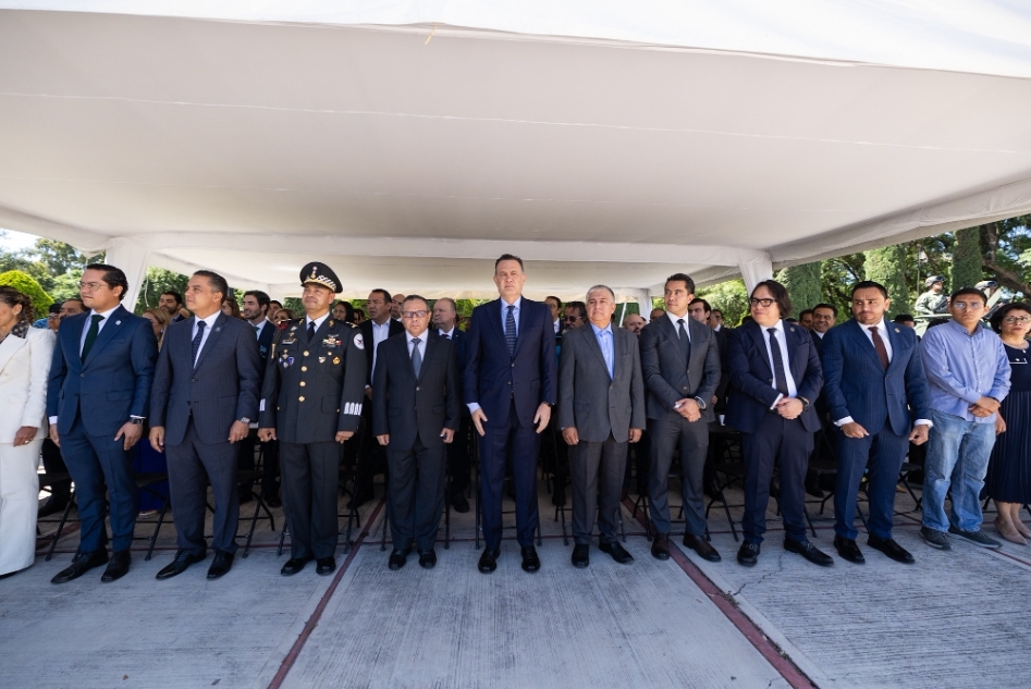 ASISTE GOBERNADOR A LA TOMA DE PROTESTA DE LA COMANDANCIA DE LA XVII ZONA MILITAR
